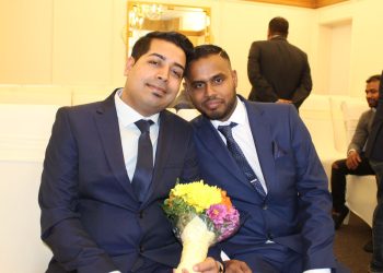 বৃটেনে বাংলাদেশী সমকামী দম্পতির বিয়ে