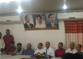 খালেদা জিয়ার ঘরে বড় বড় ইঁদুরঃ মির্জা ফখরুল