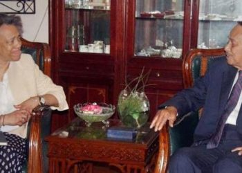 এরশাদের বাসায় মার্কিন রাষ্ট্রদূত