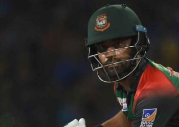 ৪ উইকেট হারিয়ে চাপে বাংলাদেশ