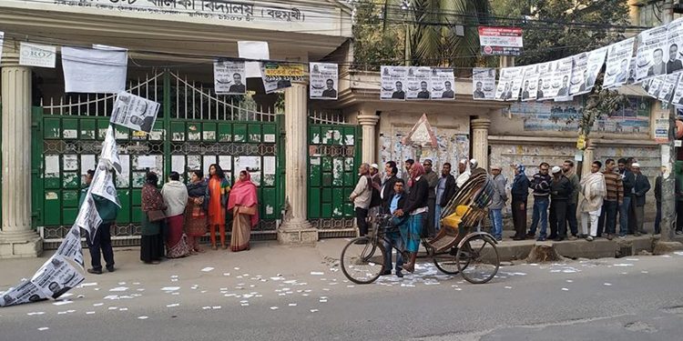 উৎসাহ উদ্দিপনায় সারাদেশে ভোট গ্রহণ শুরু