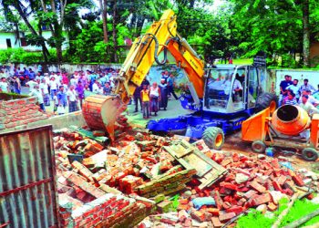 হালুয়াঘাটে মৃত ভাইয়ের জমি দখল, পালিয়ে বেড়াচ্ছেন পরিবারের সদস্য