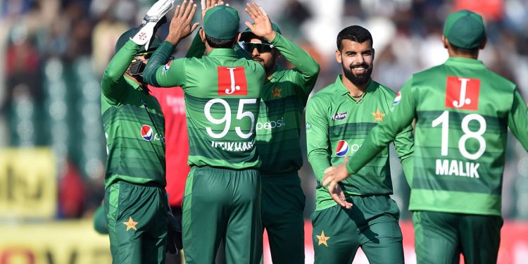 বাংলাদেশকে ৫ উইকেটে হারাল পাকিস্তান