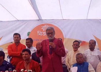 ‘দেশকে পরাধীন করতে কিছু লোক পাঁয়তারা করছে’