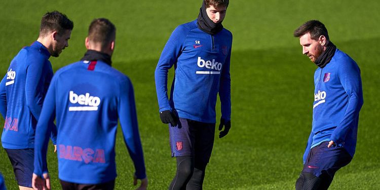 করোনা প্রতিরোধ : ফিফার কর্মসূচিতে মেসিরা