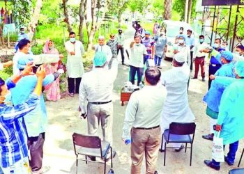 চেয়ারম্যানদের শপথ করালেন এমপি