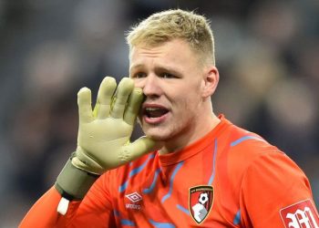 শপিংয়ে গিয়ে করোনা আক্রান্ত ইংলিশ গোলরক্ষক