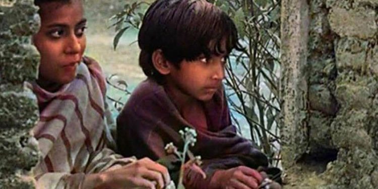 রঙিন বিতর্কে সত্যজিৎ রায়ের ‘পথের পাঁচালী’