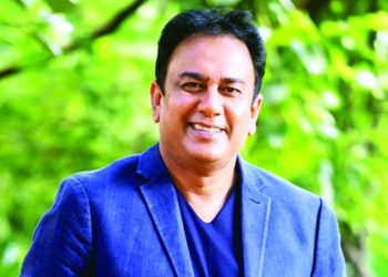 বিরতির পর পরিচালনায় জাহিদ হাসান