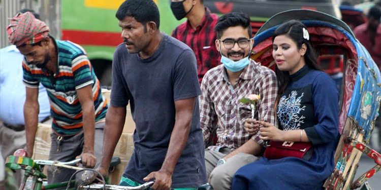 প্রতিদিনই বাড়ছে মৃত্যু, তারপরেও অসচেতন মানুষ