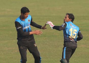 ‘মুশফিক বড় ভাইয়ের মত, উনি শাসন করতেই পারেন’