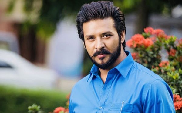 চমক নিয়ে আসছে যৌথ প্রযোজনার ‘স্পর্শ’