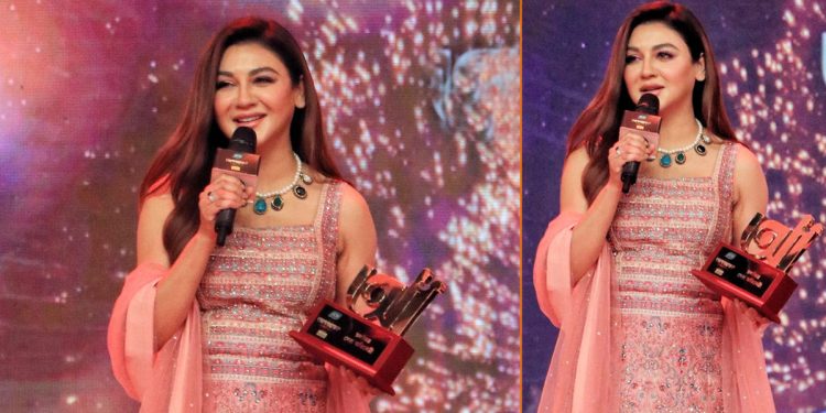 সেরা অভিনেত্রীর পুরস্কার পেলেন জয়া