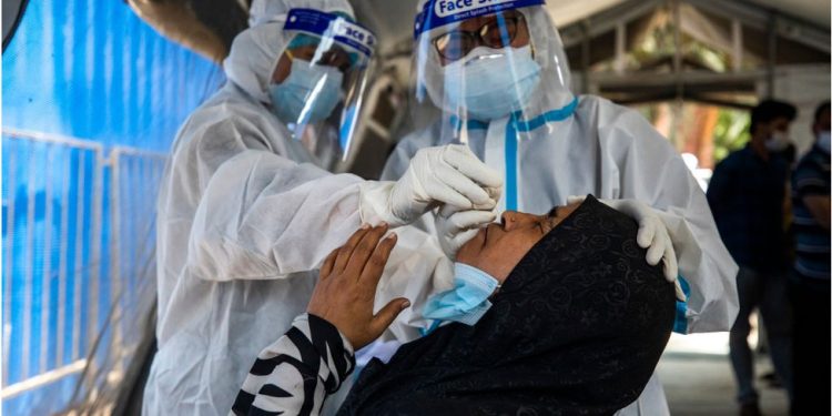 ১১ সপ্তাহ পর দেশে করোনা শনাক্ত ১০০ ছাড়ালো