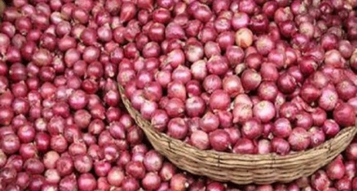 পেঁয়াজে হঠাৎ কারসাজির ঝাঁজ
