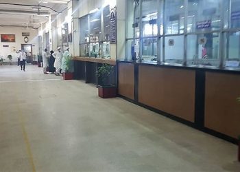 ব্যাংক পাড়ায় এখনও ঈদের আমেজ