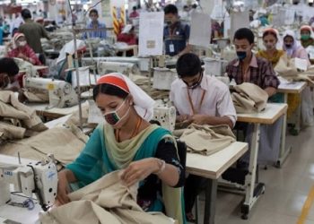 অক্টোবরে তৈরি পোশাক রপ্তানি কমতে পারে ২০ শতাংশ : বিজিএমইএ