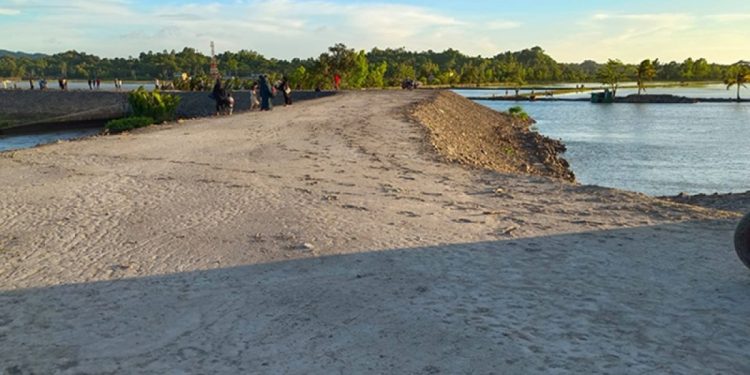 এবার টেকনাফ সীমান্তে আসছে মিয়ানমারের গুলির শব্দ